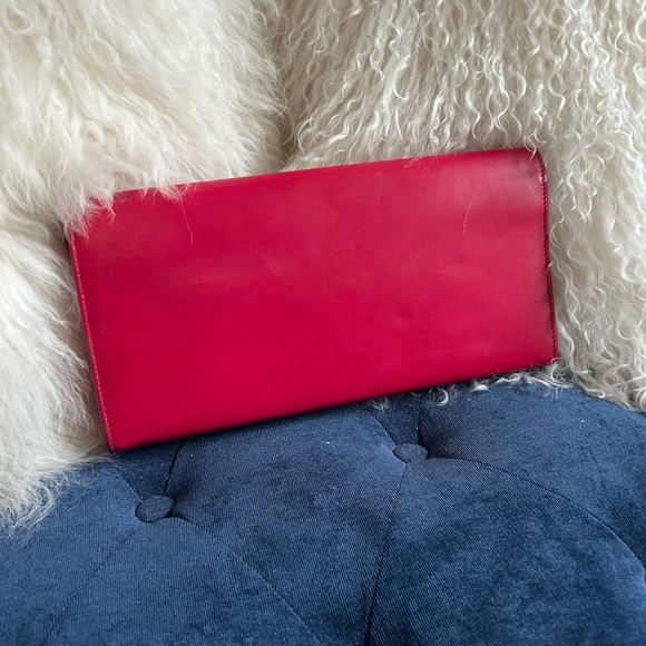 Yves Saint Laurent Fuchsia Clutch with Gold Logo - Picture 7 of 9